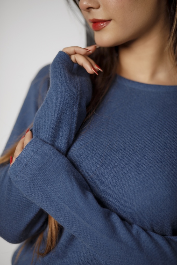 R. LADIES SWEATER PLAIN (WHITE)